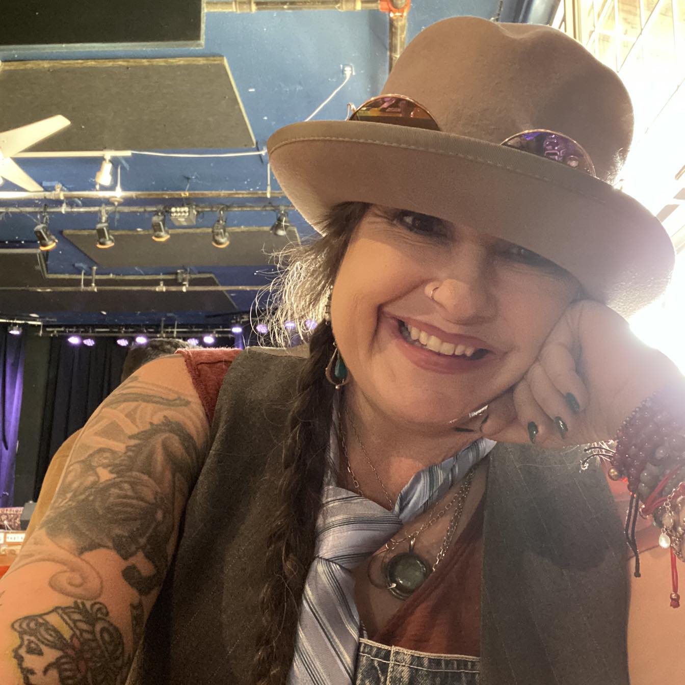 Headshot of Lisa Thompson.